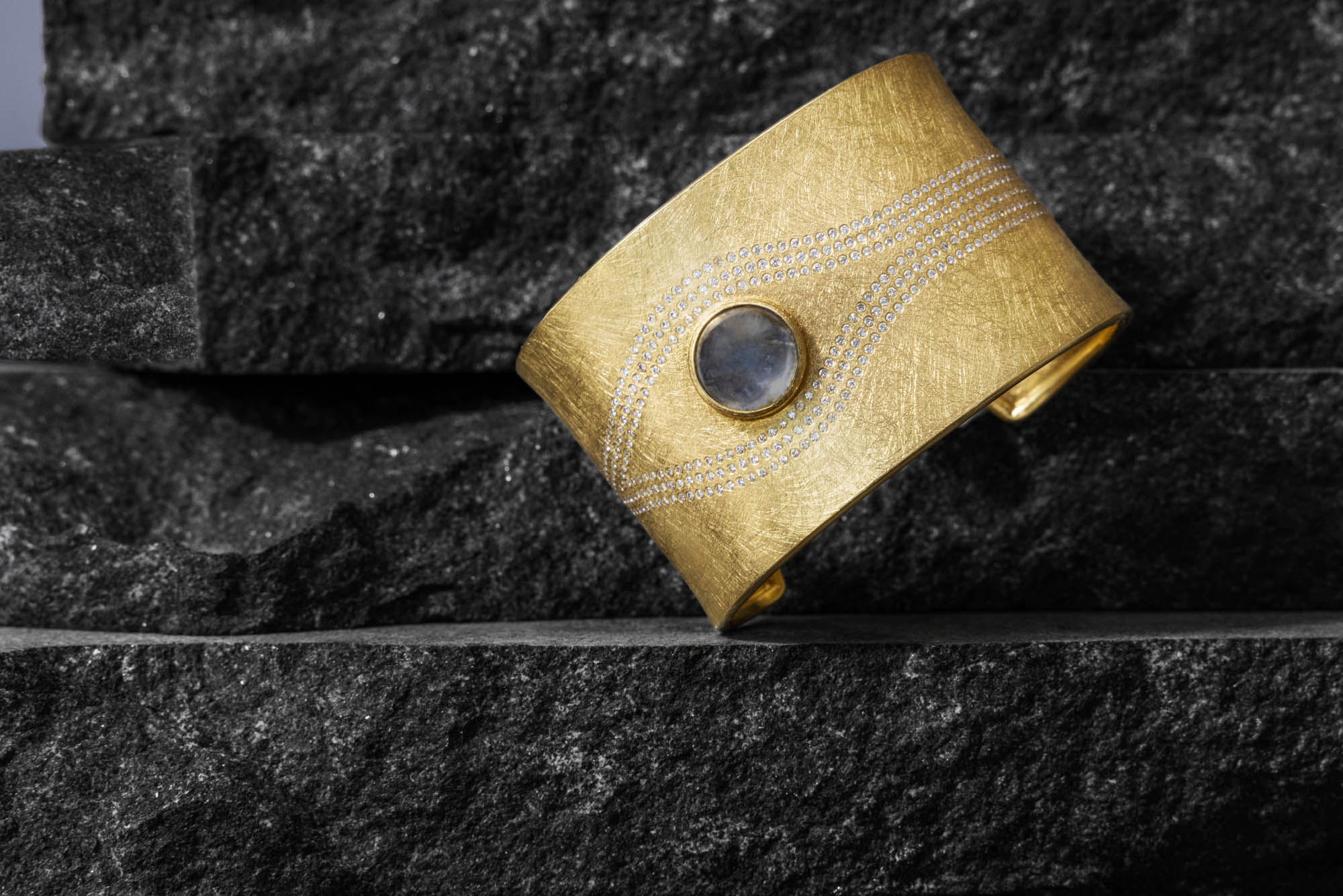 Todd Reed, Boulder jewelry designer, makes stunning beautiful pieces and photography by Colorado photographer Julia Vandeneover. 